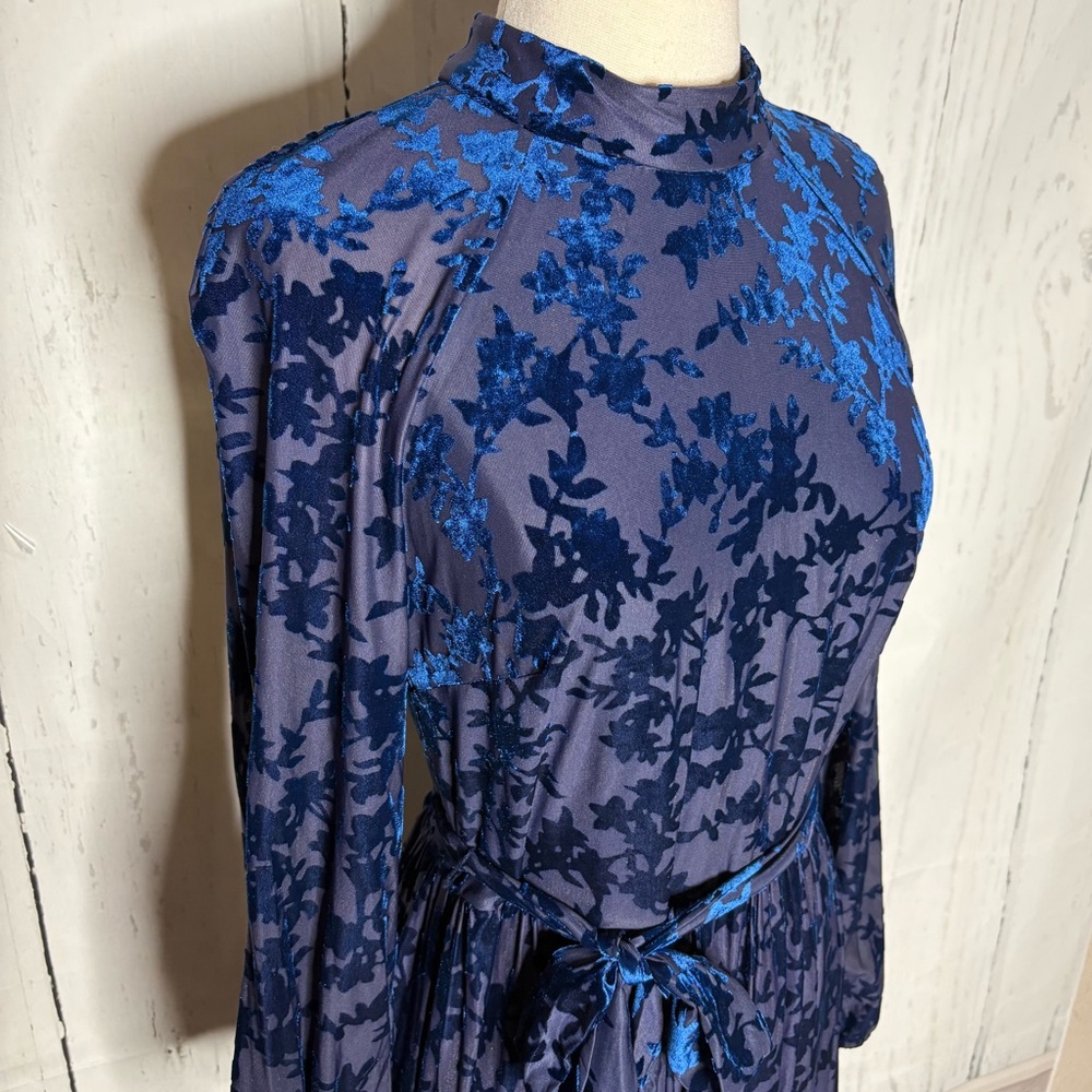Elegant Navy Blue Floral Dress